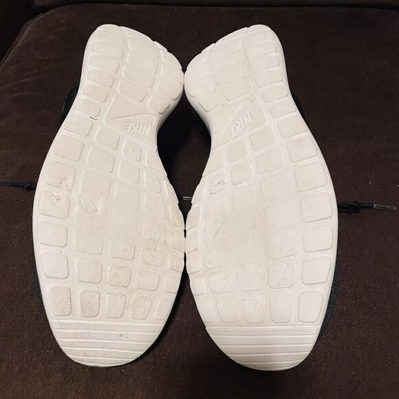 NIKE Roshe Run Black Fabric Uppers Mens Size 11 US 45 EUR - Picture 5 of 6